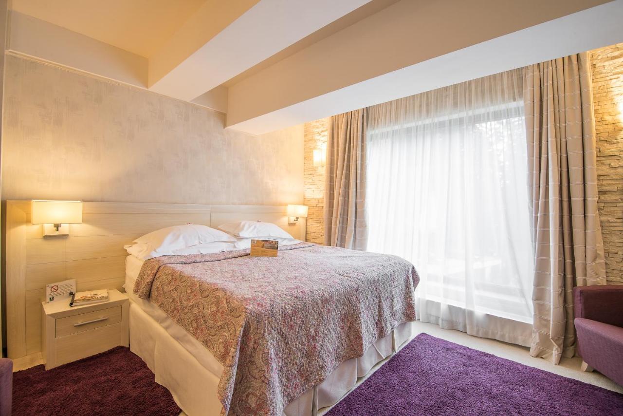 Ioana Boutique Hotel Синая Екстериор снимка