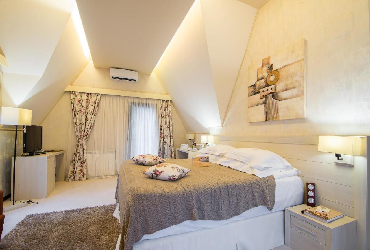 Ioana Boutique Hotel Синая Екстериор снимка