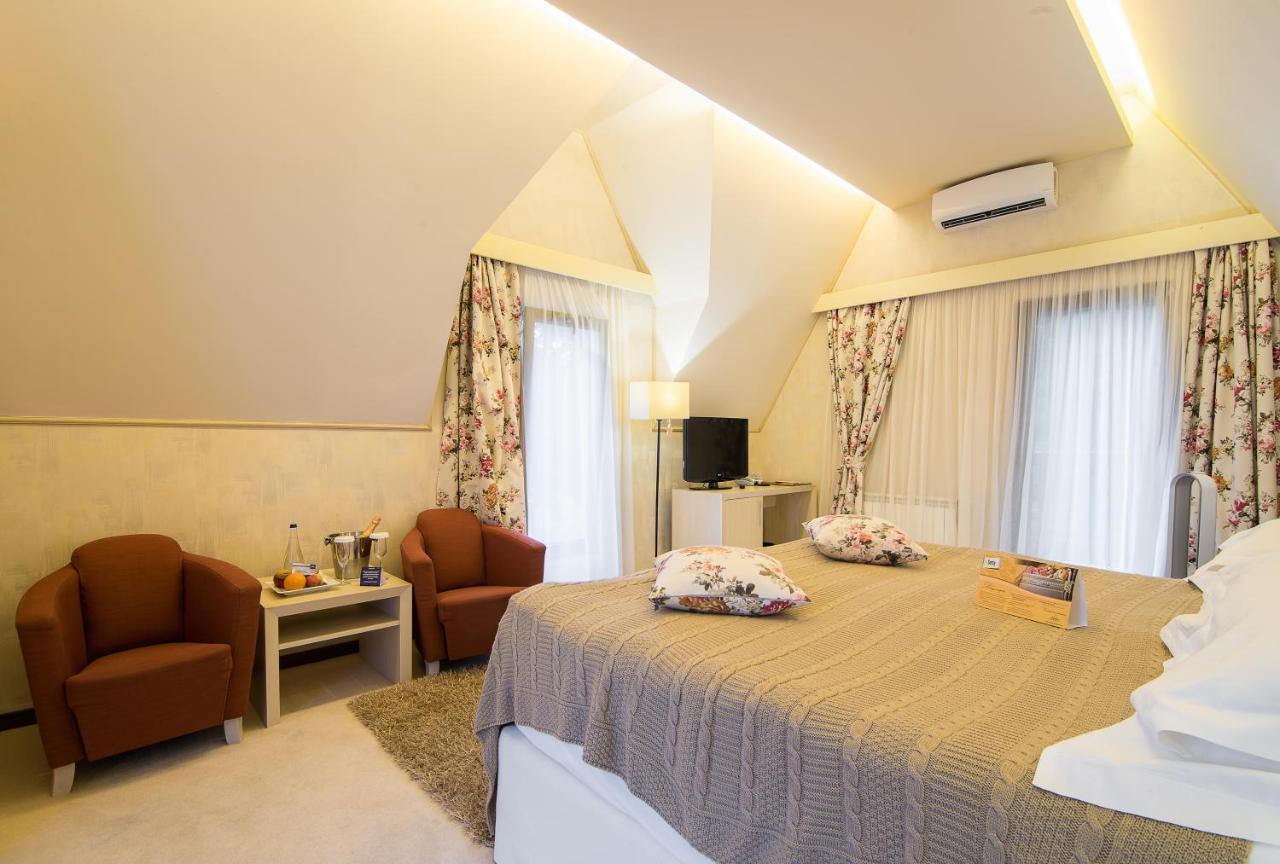 Ioana Boutique Hotel Синая Екстериор снимка
