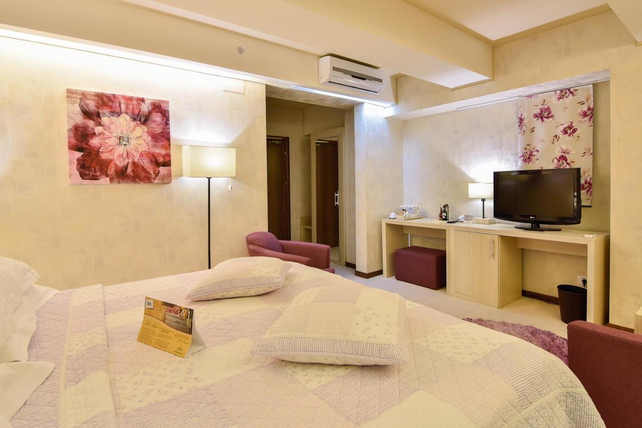 Ioana Boutique Hotel Синая Екстериор снимка